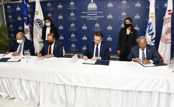 ONAPI junto al Ministerio de Industria, Comercio y Mipymes lanzan programa “Diseña con la Industria”