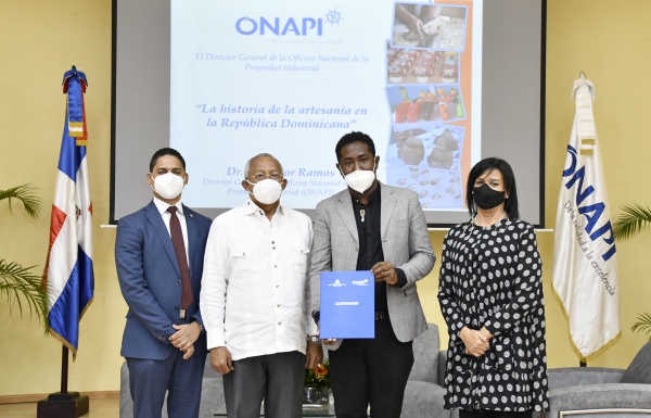 ONAPI y CENADARTE realizan taller para el desarrollo de la artesanía nacional